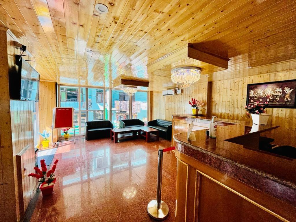 Tata Vista Resort Mall Road Manali - Centrally Heated & Air Cooled Ngoại thất bức ảnh