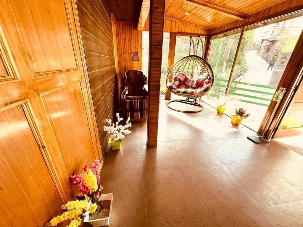 Tata Vista Resort Mall Road Manali - Centrally Heated & Air Cooled Ngoại thất bức ảnh