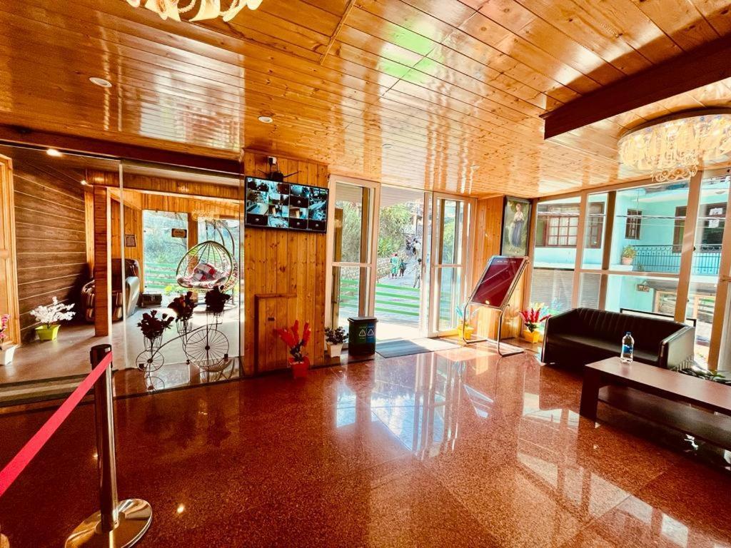 Tata Vista Resort Mall Road Manali - Centrally Heated & Air Cooled Ngoại thất bức ảnh